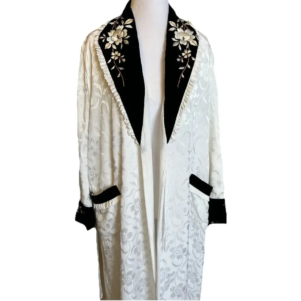 VTG 1950’s White Damask & Velvet Floral Embroidered Robe House Coat Retro Japan